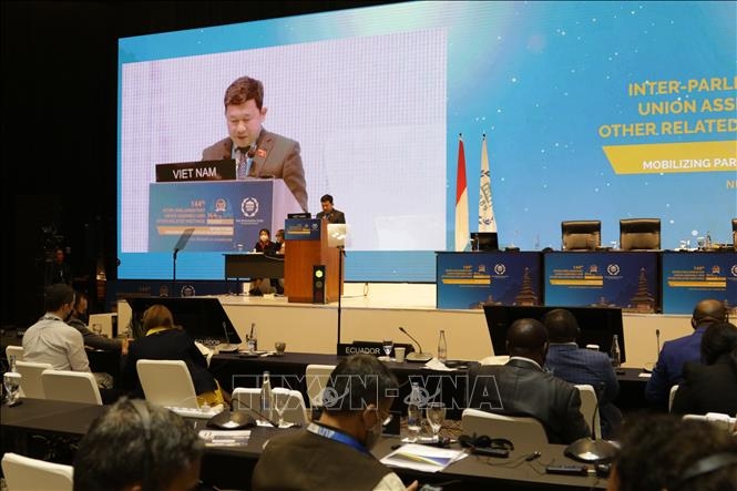 Vietnam puts forward solutions towards carbon neutrality goal at IPU-144